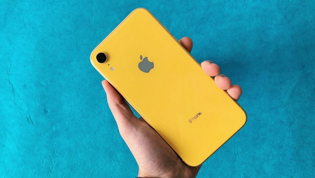 سعر أيفون إكس أر iPhone XR ومميزات وعيوب