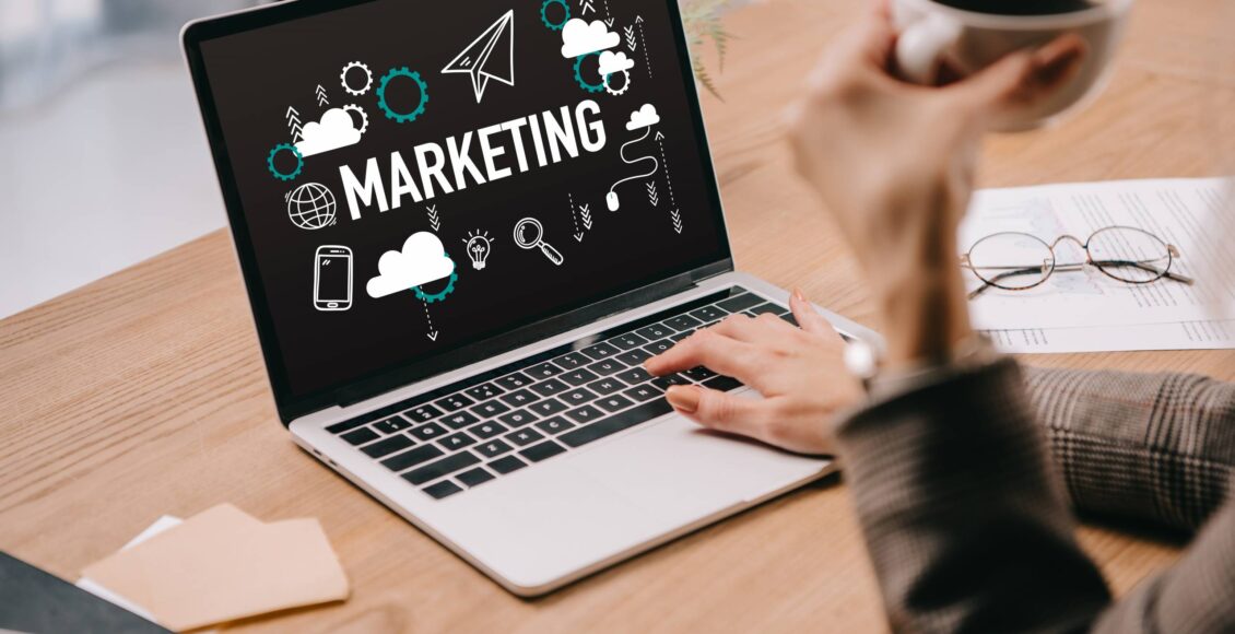 أفضل تطبيق يساعدكم في التسويق الإلكتروني وإدارة علاقات العملاء 