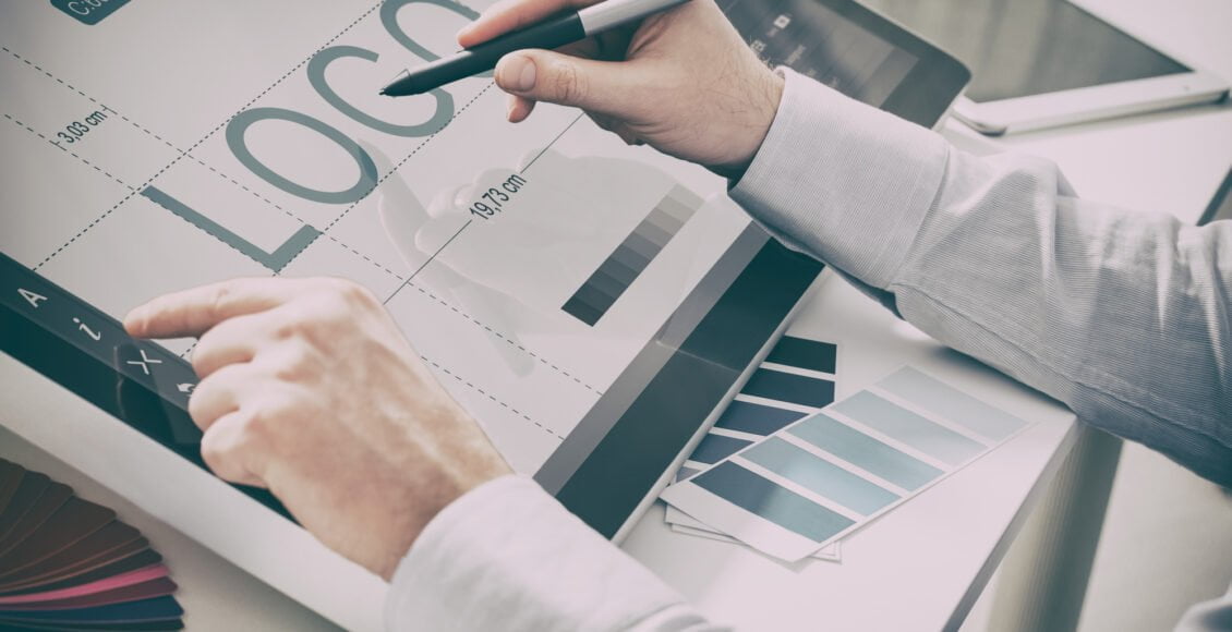 أفضل 4 مواقع لإنشاء شعار بالذكاء الاصطناعي بكل احترافية